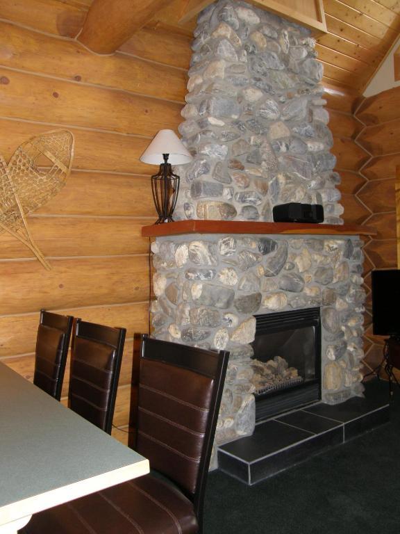 Вилла Yoho Chalets Голден Номер фото