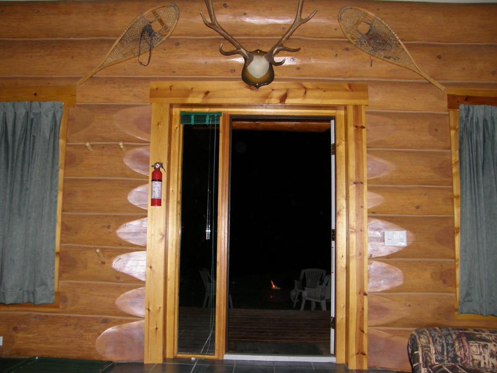 Вилла Yoho Chalets Голден Номер фото
