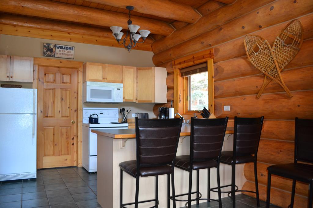 Вилла Yoho Chalets Голден Экстерьер фото