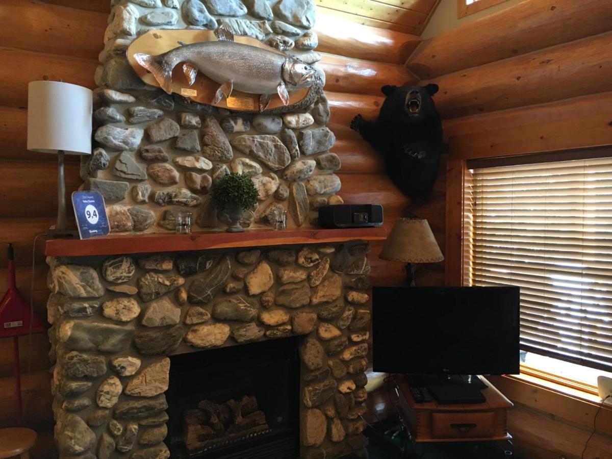 Вилла Yoho Chalets Голден Экстерьер фото